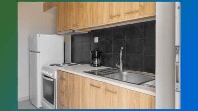 Един от практичните и ефективни избори е малкият, но удобен шкаф с мивка за кухня.